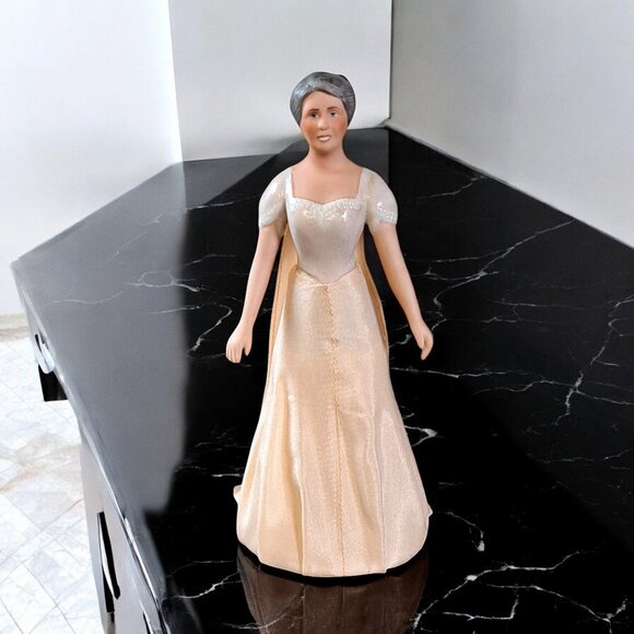ELEANOR ROOSEVELT HALF DOLL 6" Tall Great American Women US HISTORICAL SOCIETY - Picture 4 of 10